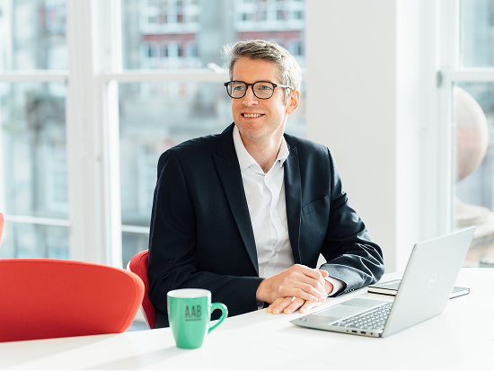 SUPPORTING YOUR PROGRESS IN LEISURE & HOSPITALITY